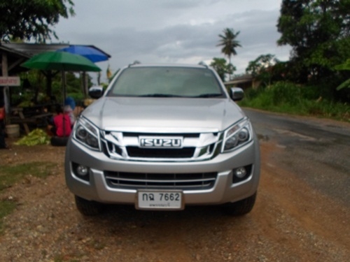 (ลดราคาแล้วเหลือ70)ขายวิครอสปี13 4x4 เครื่อง3พันรถใหม่ รถไม่ค้อยได้ใช้เจ้าของฝากขาย