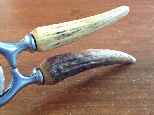 ขายกรรไกรตัดกิ่ง Vintage ด้ามจับทำจากเขากวาง ขายกรรไกรตัดกิ่ง Vintage ด้ามจับทำจากเขากวาง