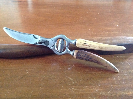 ขายกรรไกรตัดกิ่ง Vintage ด้ามจับทำจากเขากวาง