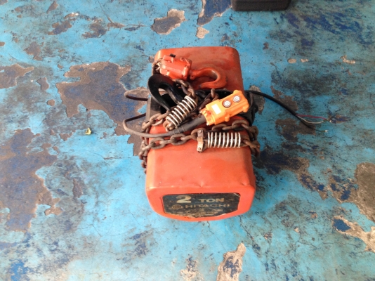 ขาย รอก HITACHI 2Ton