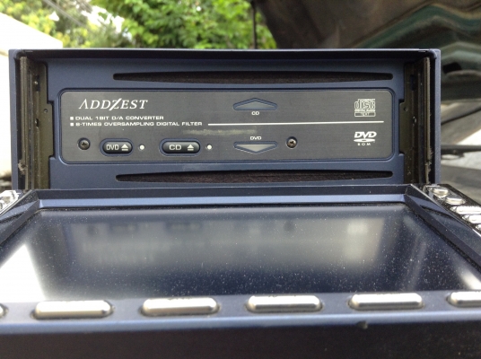 เครื่องเล่น DVD 2 ดิน Addzest by clarion ราคา 1600 บาท