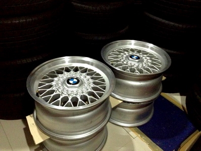 แม็กซ์ BMW ซีรีย์ 5 ขอบ 15 ปัดเงาสวยงาม ไม่ดุ้ง สภาพสวย ตจว ส่งฟรีครับ