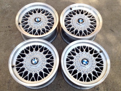 แม็กซ์ BMW ซีรีย์ 5 ขอบ 15 ปัดเงาสวยงาม ไม่ดุ้ง สภาพสวย ตจว ส่งฟรีครับ