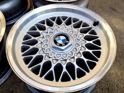 แม็กซ์ BMW ซีรีย์ 5 ขอบ 15 ปัดเงาสวยงาม ไม่ดุ้ง สภาพสวย ตจว ส่งฟรีครับ