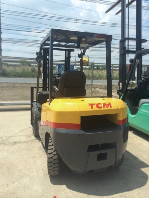 TCM รุ่นล่าสุด FD30T3Z ดีเซล 3 ตัน เสา 3 เมตร เสาเข้าตู้ เครื่องเดิมๆ สภาพดีมาก 340,000 ติดต่อ 094-4267888 จะเด็ด