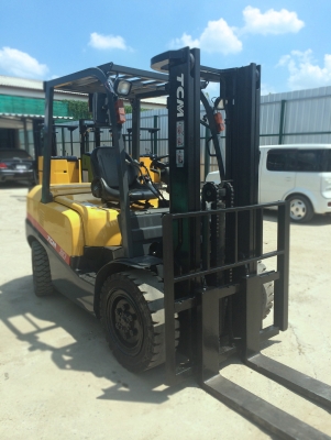 TCM รุ่นล่าสุด FD30T3Z ดีเซล 3 ตัน เสา 3 เมตร เสาเข้าตู้ เครื่องเดิมๆ สภาพดีมาก 340,000 ติดต่อ 094-4267888 จะเด็ด