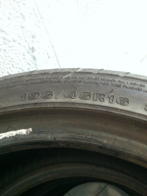 ยาง 195/45/16 ปี 11 4 เส้น ยาง 195/45/16 ปี 11 4 เส้น