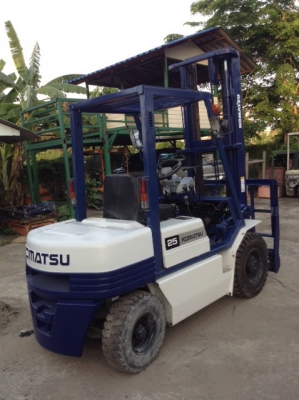 +++ ขายโฟล์คลิฟท์  KOMATSU  FD25-11  ขนาด 2.5  ตัน ( รถนอกนำเข้า ) เสา  4 เมตร ฮิ้งค์โฟล์ค  งากระดก  เครื่องยนต์ดีเซล ล้อนหน้าคู่  เกียร์ธรรมดา ยางลม  *** สภาพดี  พร้อมใช้งาน  สนใจรายละเอียดโทร. คุยได้ครับ  081-659-7598 ***