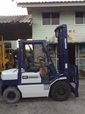 +++ ขายโฟล์คลิฟท์  KOMATSU  FD25-11  ขนาด 2.5  ตัน ( รถนอกนำเข้า ) เสา  4 เมตร ฮิ้งค์โฟล์ค  งากระดก  เครื่องยนต์ดีเซล ล้อนหน้าคู่  เกียร์ธรรมดา ยางลม  *** สภาพดี  พร้อมใช้งาน  สนใจรายละเอียดโทร. คุยได้ครับ  081-659-7598 ***