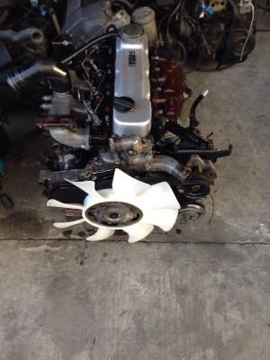 ขาย เครื่องยนต์ TD27 สภาพสวยคับ  เป็นเครื่องยกลงคับ ลูกค้าวางjไปคับ