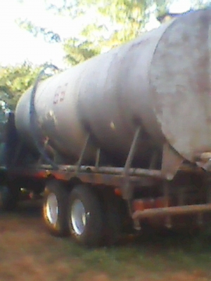 ถัง20000ลิตร หนา6มิล สภาพดีมีฐานล่างราคา70000บาทสนใจติดต่อ0847823249