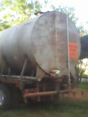 ถัง20000ลิตร หนา6มิล สภาพดีมีฐานล่างราคา70000บาทสนใจติดต่อ0847823249