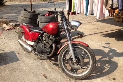 ขายแบบถูกๆครับ555 GL400cc.2สูบ ราคาเบาๆครับ