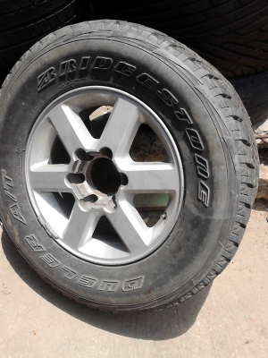 6 รู ขอบ 16   ขาย MAG ISUZU  16X7JJ. มี 1 วง   TEL.081-427-3941