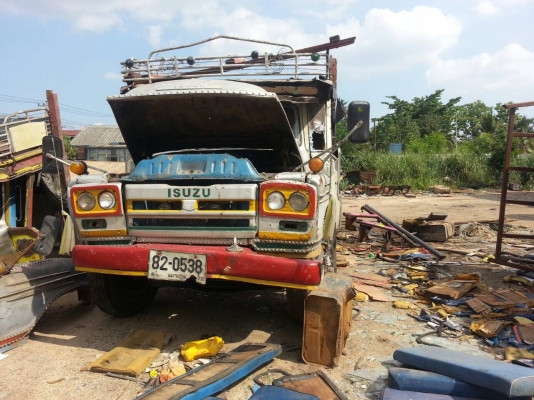 สิบล้อหัวยาว เครื่อง 6BF เกียร์ร็อค พวงมาลัยเพาเวอร์ ช่วงล่างฟูโซ่