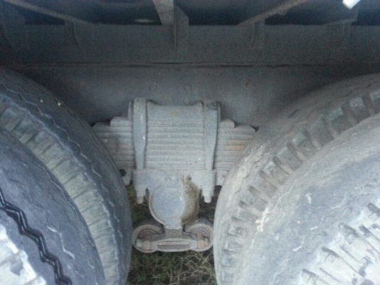 รถอีซูซุ 10 ล้อ รั้ว  ( ไม่ดั้ม )   175 แรงม้า.  สนใจติดต่อ 081 - 6079515