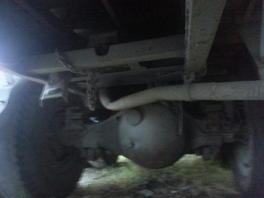 รถอีซูซุ 10 ล้อ รั้ว  ( ไม่ดั้ม )   175 แรงม้า.  สนใจติดต่อ 081 - 6079515