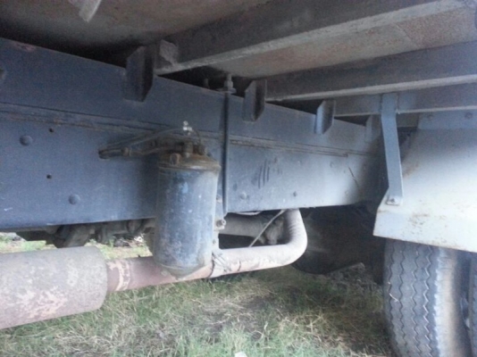 รถอีซูซุ 10 ล้อ รั้ว  ( ไม่ดั้ม )   175 แรงม้า.  สนใจติดต่อ 081 - 6079515