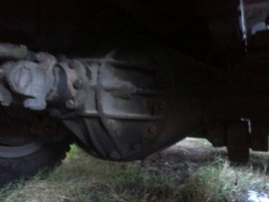 รถอีซูซุ 10 ล้อ รั้ว  ( ไม่ดั้ม )   175 แรงม้า.  สนใจติดต่อ 081 - 6079515