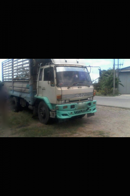 รถอีซูซุ 10 ล้อ รั้ว  ( ไม่ดั้ม )   175 แรงม้า.  สนใจติดต่อ 081 - 6079515