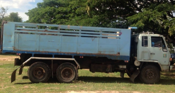 ***ขายแล้วครับขอบคุณ Truck2hand ขาย10ล้อ2เพลาดั้มราคาเบาๆ ISUZU ROCKY FXZ210 คัสซี35 ปี32 แบบรุ่น FXZ13NY เครื่องเดิมเกียร์ 6SA1 210แรง เครื่องดี แน่นดี แรง เกียร์ร้อค สโลวยก ช่วงล่าง2เพลาเดิมๆ คัสซีดี ไม่ปะไมดาม กระบะดั้มพื้นเหล็กข้างไม้ เสาเหล็ก สภาพดี