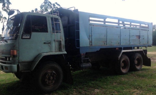 ***ขายแล้วครับขอบคุณ Truck2hand ขาย10ล้อ2เพลาดั้มราคาเบาๆ ISUZU ROCKY FXZ210 คัสซี35 ปี32 แบบรุ่น FXZ13NY เครื่องเดิมเกียร์ 6SA1 210แรง เครื่องดี แน่นดี แรง เกียร์ร้อค สโลวยก ช่วงล่าง2เพลาเดิมๆ คัสซีดี ไม่ปะไมดาม กระบะดั้มพื้นเหล็กข้างไม้ เสาเหล็ก สภาพดี