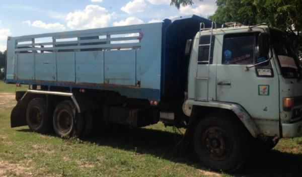 ***ขายแล้วครับขอบคุณ Truck2hand ขาย10ล้อ2เพลาดั้มราคาเบาๆ ISUZU ROCKY FXZ210 คัสซี35 ปี32 แบบรุ่น FXZ13NY เครื่องเดิมเกียร์ 6SA1 210แรง เครื่องดี แน่นดี แรง เกียร์ร้อค สโลวยก ช่วงล่าง2เพลาเดิมๆ คัสซีดี ไม่ปะไมดาม กระบะดั้มพื้นเหล็กข้างไม้ เสาเหล็ก สภาพดี