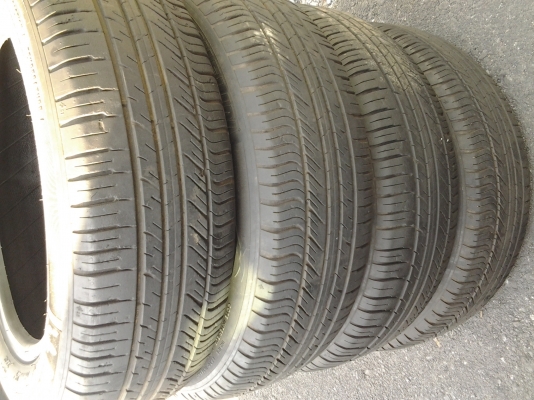 ยาง มิชลิน 175/65/15 ปลาย ปี12  ดอกหนาๆนุ่มๆ