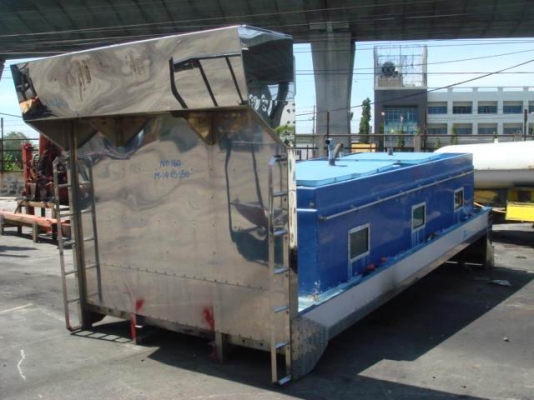 ขายกระบะบรรทุกถังน้ำใส่ปลาพร้อมถังให้อ๊ิอกซิเย่น