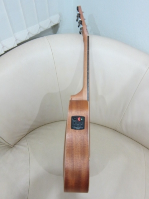 กีต้าร์เบบี้ ไฟฟ้า Enya 36 นิ้ว ของใหม่ รุ่น EB-01 ไม้มะฮอก ลูกบิดเหล็ก งานสวย เสียงดี EQ G-Tone