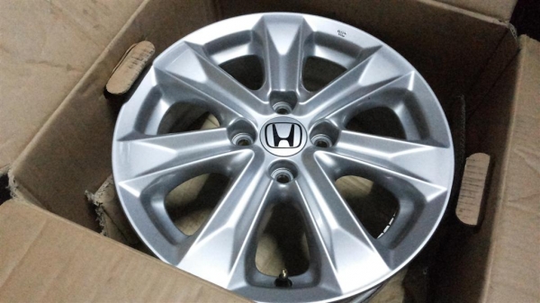 แม็กซ์ Honda Jazz Hybrid ป้ายแดง ขอบ 15