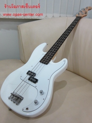 เบสไฟฟ้า Beatle 4 สาย ทรง Precision Bass สีขาว ของใหม่ ขายทูกถูก