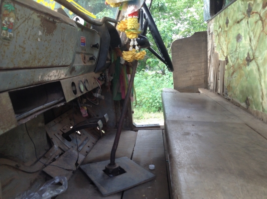 ขายเทเลอร์ 10 ล้อหัวยาวเพลาเดียว  เครื่อง 6BD1 165 HP คัสซีสวย เฟืองท้ายใหญ่จัมโบ้ หางพับไฮดรอริค ทะเบียนชุดโอนพร้อมโอน