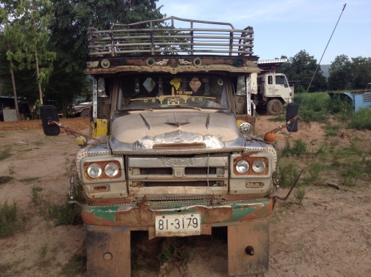 ขายเทเลอร์ 10 ล้อหัวยาวเพลาเดียว  เครื่อง 6BD1 165 HP คัสซีสวย เฟืองท้ายใหญ่จัมโบ้ หางพับไฮดรอริค ทะเบียนชุดโอนพร้อมโอน