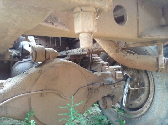 ขายเทเลอร์ 10 ล้อหัวยาวเพลาเดียว  เครื่อง 6BD1 165 HP คัสซีสวย เฟืองท้ายใหญ่จัมโบ้ หางพับไฮดรอริค ทะเบียนชุดโอนพร้อมโอน