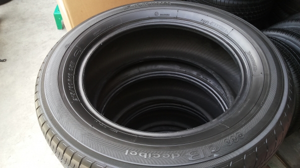 YOKOHAMA db decibel 215 60 16