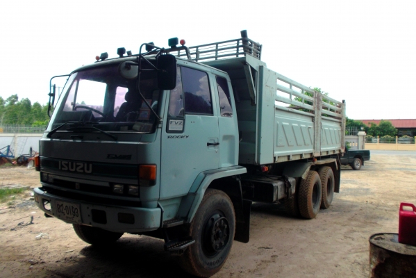 ขายรถสิบล้อร็อกกี้นางฟ้า195แรงห้างแท้สวยมากมีอเดียวปี38 ขายรถสิบล้อร็อกกี้นางฟ้า195แรงห้างแท้สวยมากมีอเดียวปี38