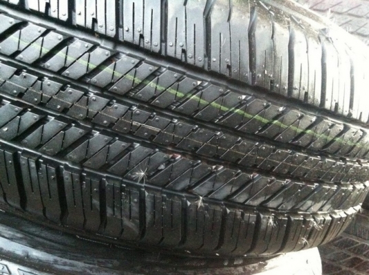 ขายยางขอบ 17 BRIDGESTONE DUELER H/T 265 65 r17 ปี4713 ขายยางขอบ 17 BRIDGESTONE DUELER H/T 265 65 r17 ปี4713