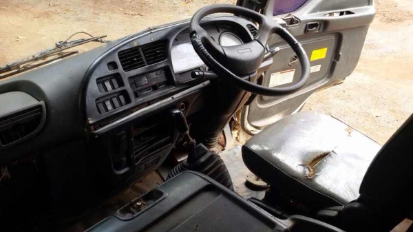 270แรง ปี*2005 จดทะเบียน ปี*51 ยูโร2...หัวเก๋งไม่ค่อยสวย ต้องเก็บงาน