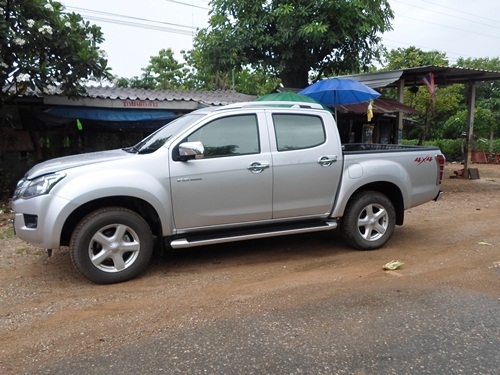 (ลดราคาเหลือ70)ขายอีสุสุ วีคอส 4x4 ปี13 สี่ประตู สภาพใหม่มากเจ้าของฝากขายครับ