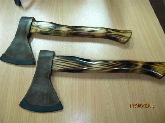 ขวานรุ่นเก่า ด้ามไม้สนนอก PRO USA. 1982 และ 1985