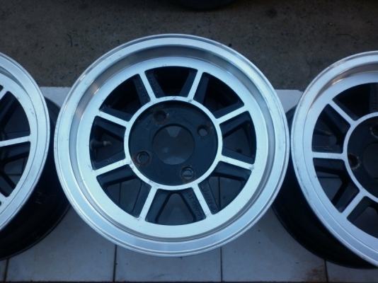 ต้องการขายล้อเเม็ก HAYASHI ขอบ13กว้าง6นิ้ว 4 รู 114