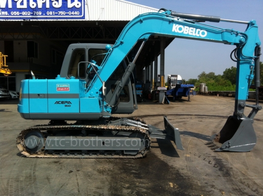 รถขุด Kobelco รุ่น SK60 Mark 3 จากญี่ปุ่น มีใบมีดครับ รถขุด Kobelco รุ่น SK60 Mark 3 จากญี่ปุ่น มีใบมีดครับ