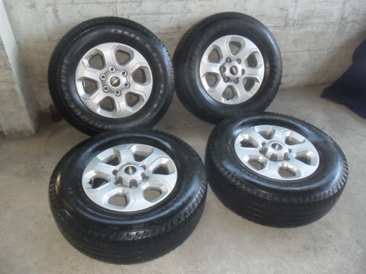 ล้อแม็ก 16นิ้ว 6รู เชฟ พร้อมยาง 245/70R16 ปี10 สวยๆ 4 ล้อ ราคา 6900 บาท