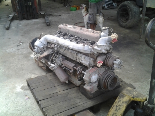 ขายเครื่องยนต์อีซูซุ 6 สูบ ใช้ก๊าส NGV ประกอบเสร็จยังไม่เคยใช้งาน เครื่อง145 แรง พร้อมเกียร์ออโต้ ขาย 25000 บาทครับ