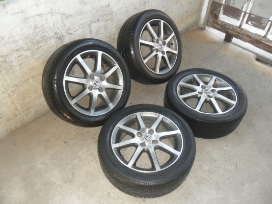 ล้อแม็ก 15นิ้ว4รู100 พร้อมยาง สวยๆ 4 ล้อ ราคา 4800 บาท