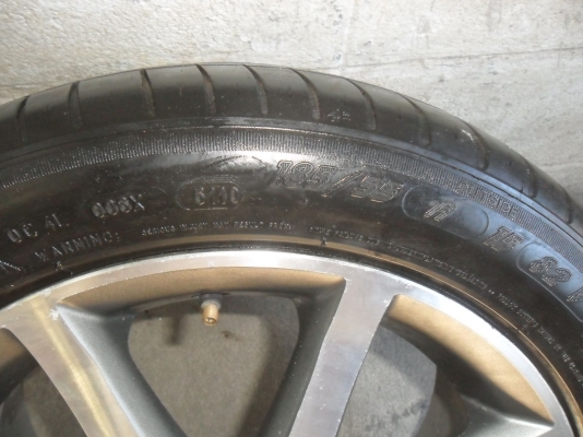 ล้อแม็ก 15นิ้ว4รู100 พร้อมยาง สวยๆ 4 ล้อ ราคา 4800 บาท