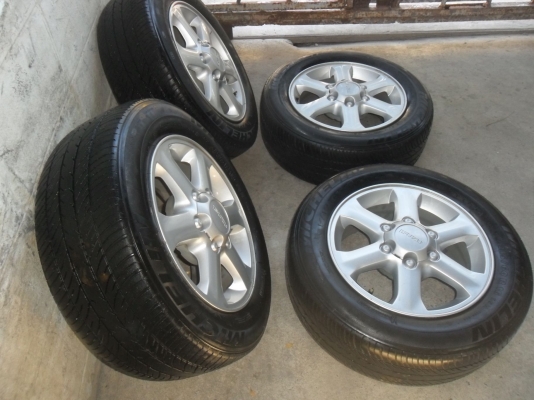 ล้อแม็ก 16นิ้ว 6รู อีซูซุ พร้อมยาง 215/60R16 ปี10 สวยๆ 4 ล้อ ราคา 6900 บาท