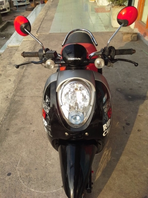 Honda Scoopy -i รถสวยๆ ขับดีมาก ลาย Unlimit Ripcurl สีดำแดง Honda Scoopy -i รถสวยๆ ขับดีมาก ลาย Unlimit Ripcurl สีดำแดง