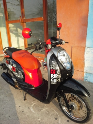 Honda Scoopy -i รถสวยๆ ขับดีมาก ลาย Unlimit Ripcurl สีดำแดง Honda Scoopy -i รถสวยๆ ขับดีมาก ลาย Unlimit Ripcurl สีดำแดง